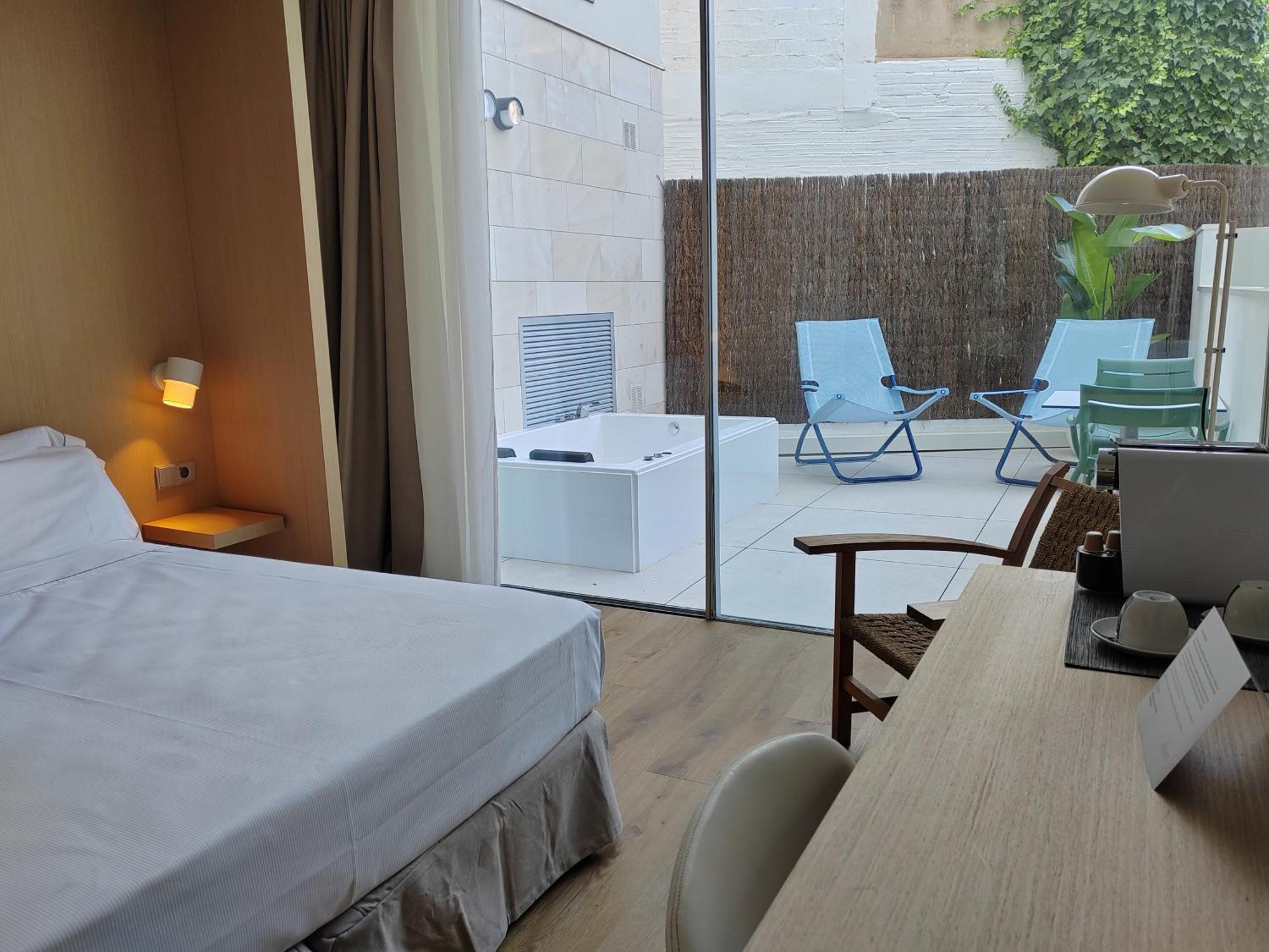Alenti Sitges Hotel Exterior foto